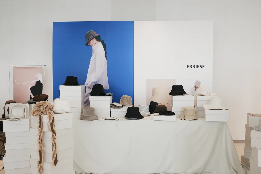 ERRIESE Showroom — detail 1