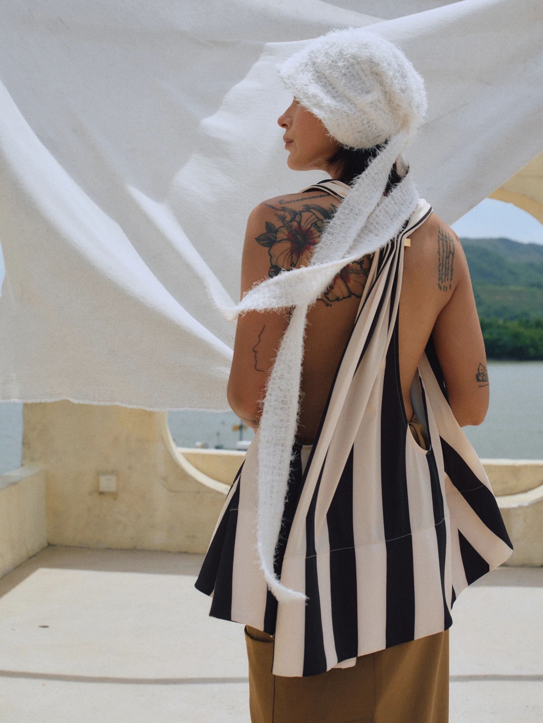 Sous le Vent — Resort Capsule