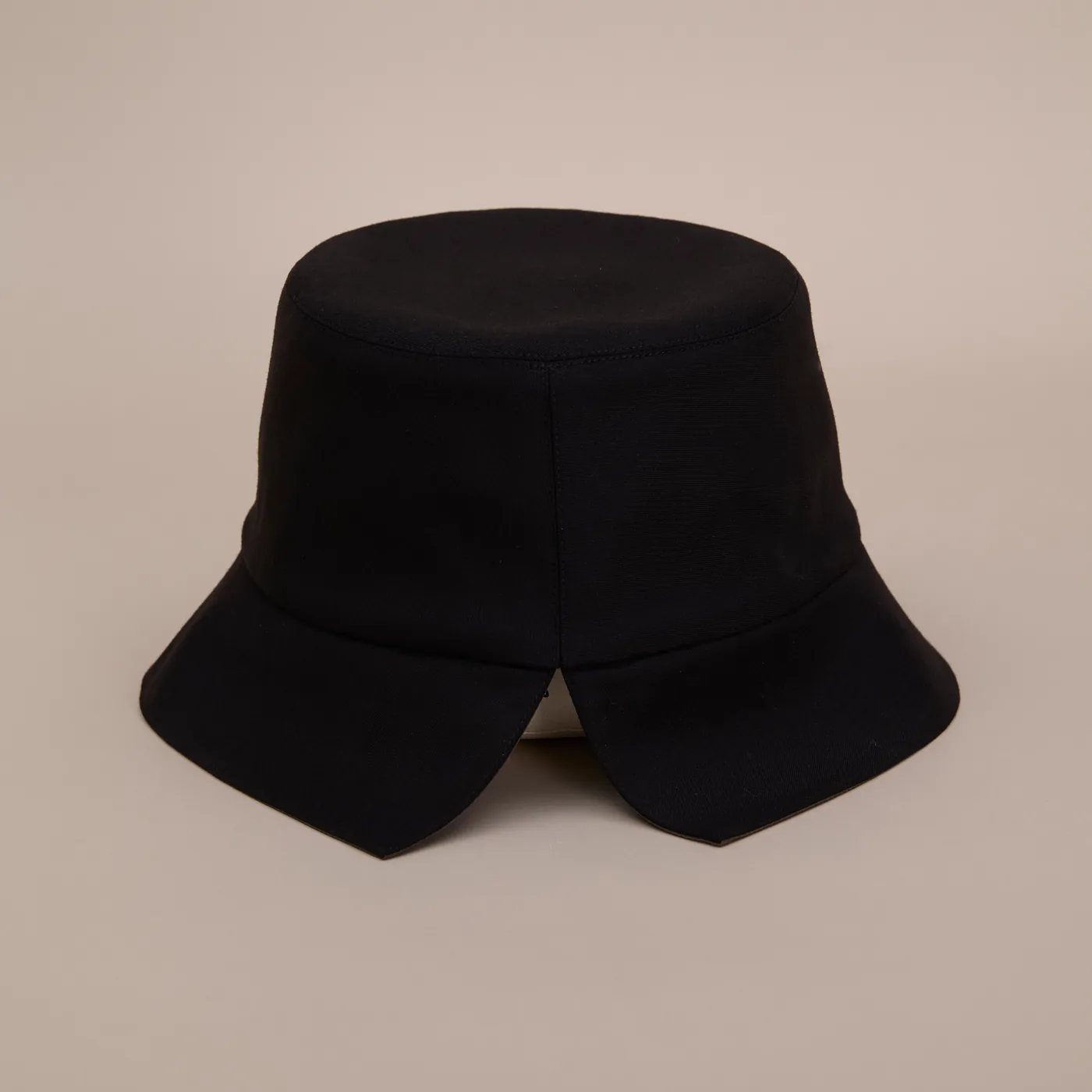 ER2601B4 Nightfall Black