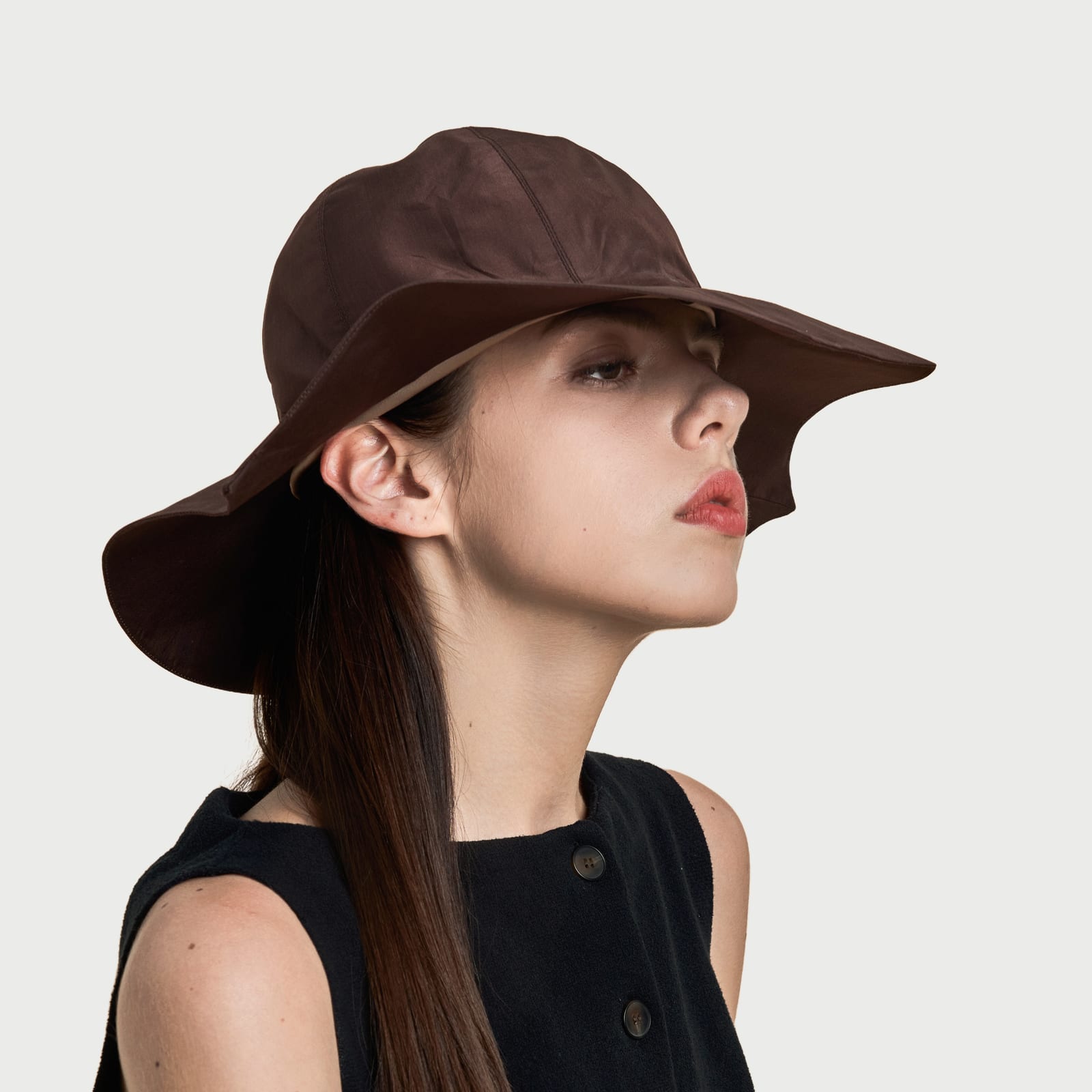 The Curve Paradox Satin Brown view 4