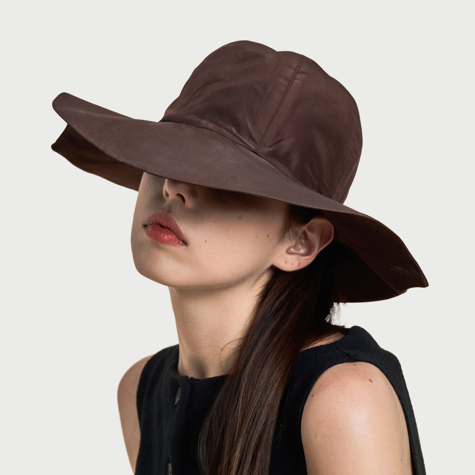 The Curve Paradox Satin Brown view 5