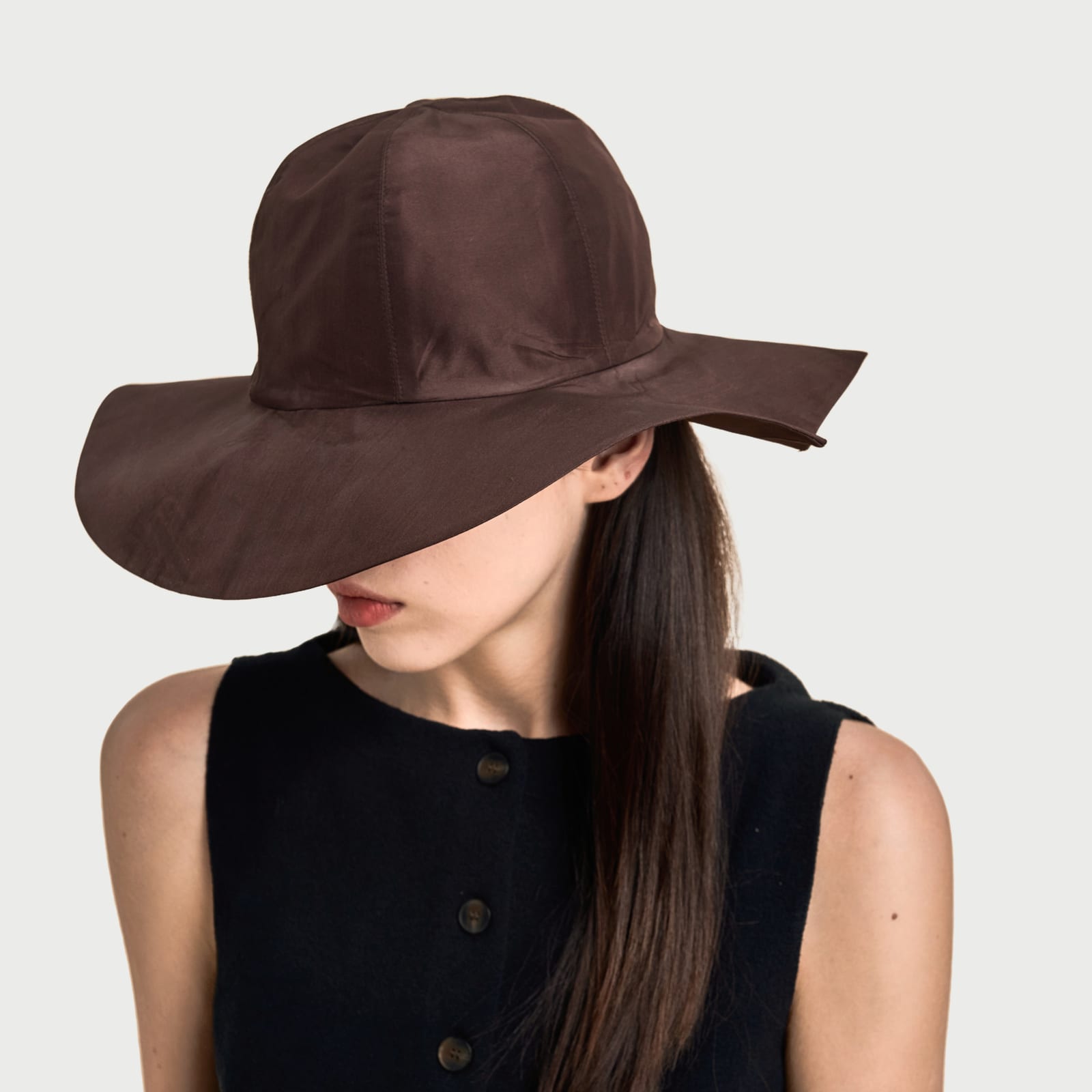The Curve Paradox Satin Brown view 6