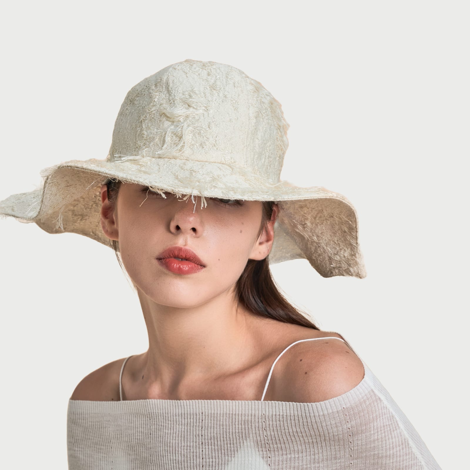 The Curve Paradox Eggshell White · Fringe view 9
